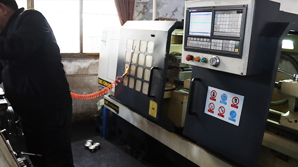 新华鼎-研发人员